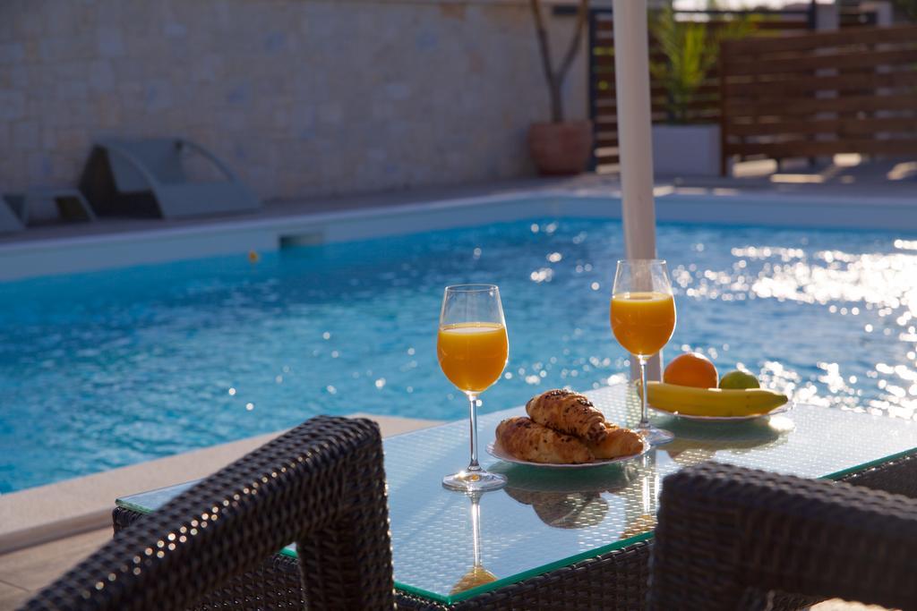 Antonija Apartments With Pool Биоград на Мору Екстериор снимка